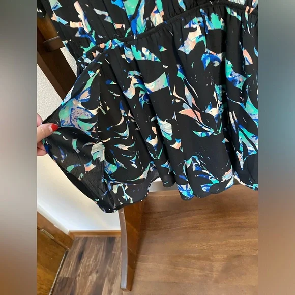 EUC ASTR the Label Geometric Cold Shoulder Romper (Size:L) - Picture 11 of 16